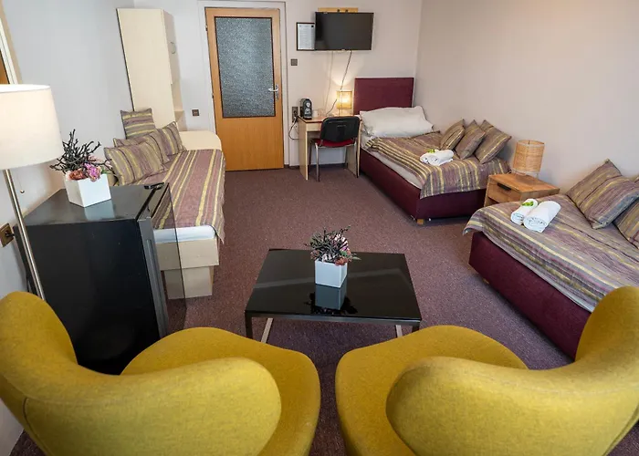 מלון Junior פודבראדי